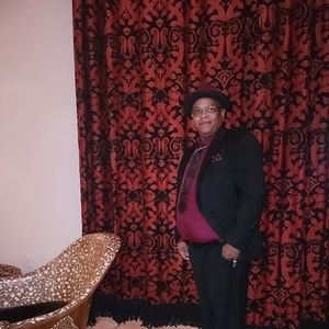 Meet your Posher, Robert